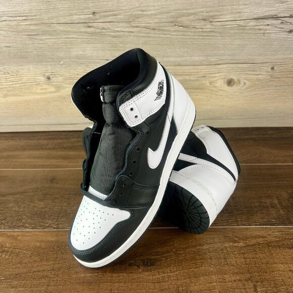 Air Jordan Retro High OG Black White GS Size Black